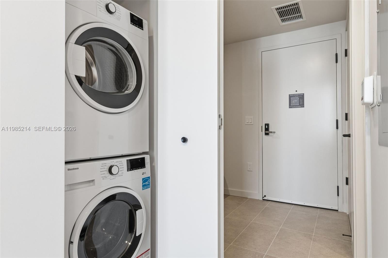 image 501 FIRST Residences15