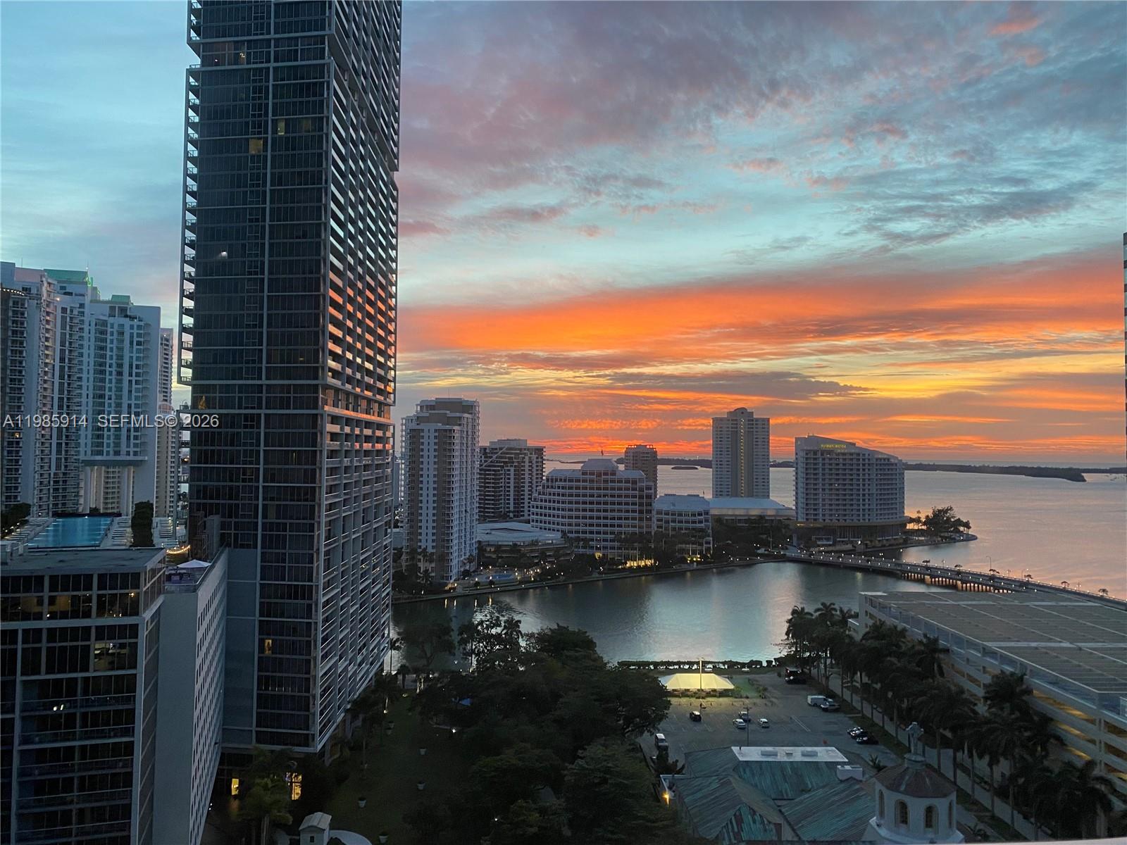 image 500 Brickell East10