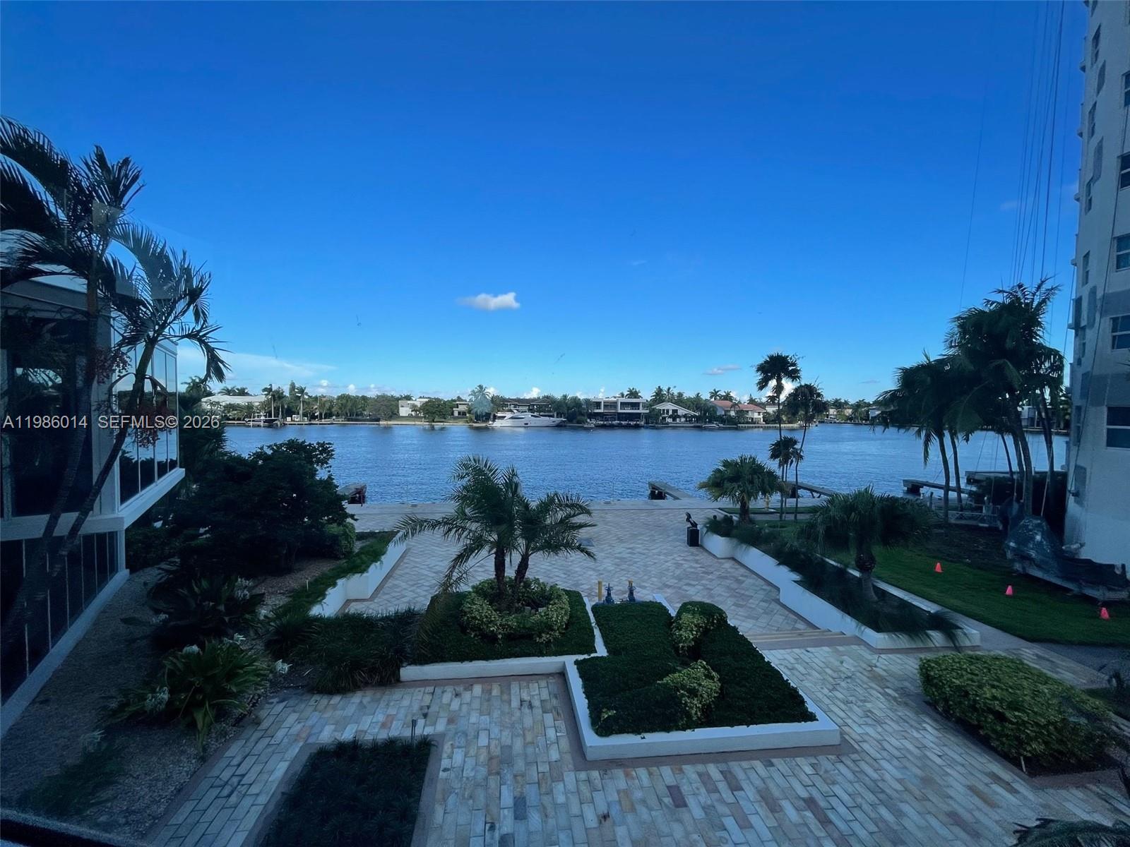 image Hamptons West53