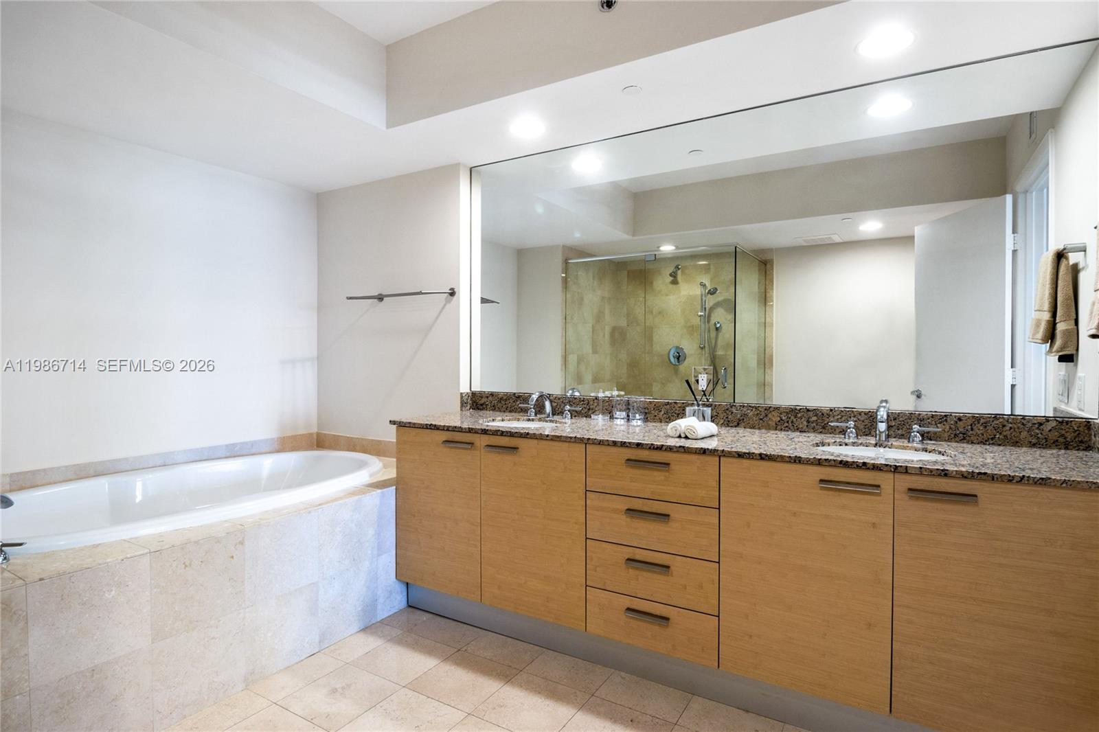 image Beach Club 212