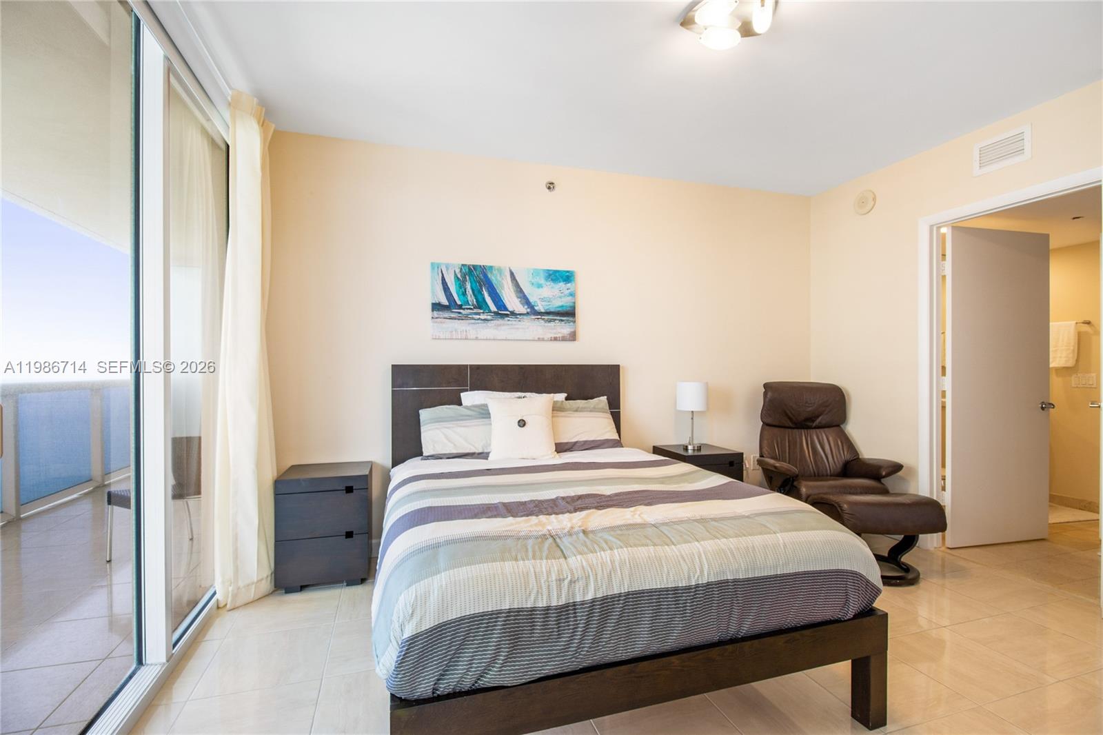 image Beach Club 214