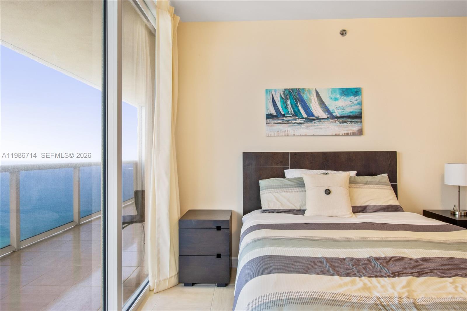 image Beach Club 215