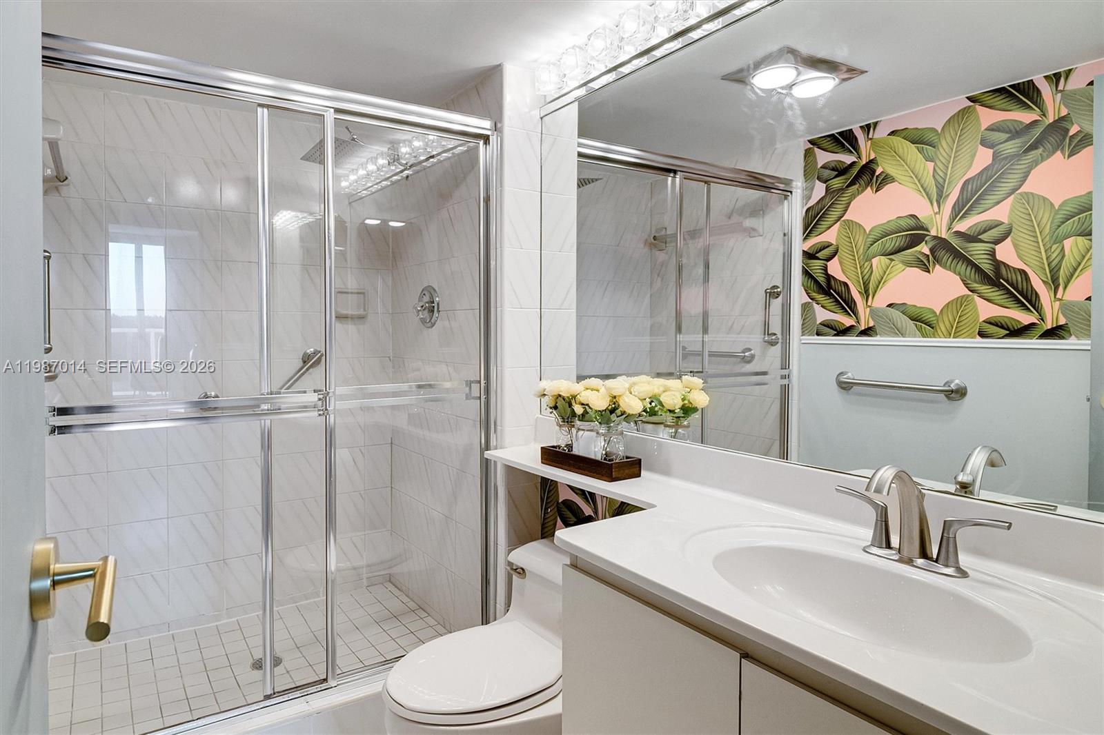 100 Bayview Dr #617 Sunny Isles Beach, FL 33160