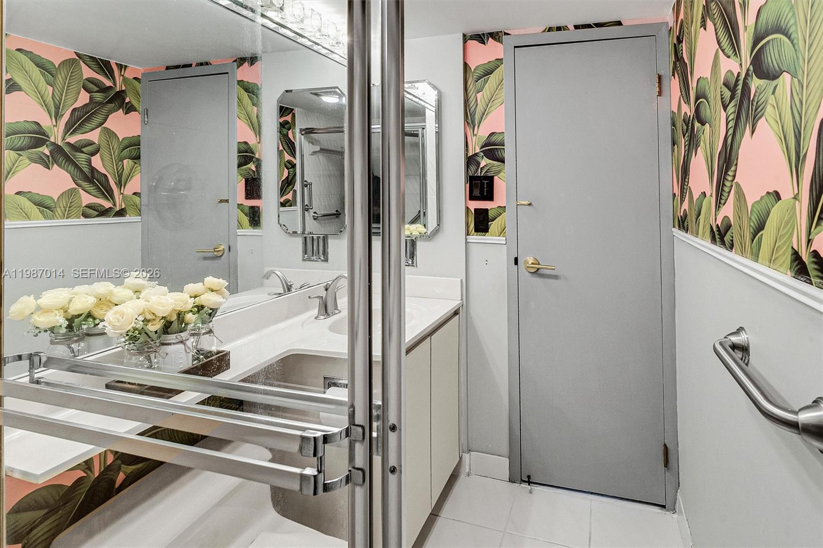 100 Bayview Dr #617 Sunny Isles Beach, FL 33160