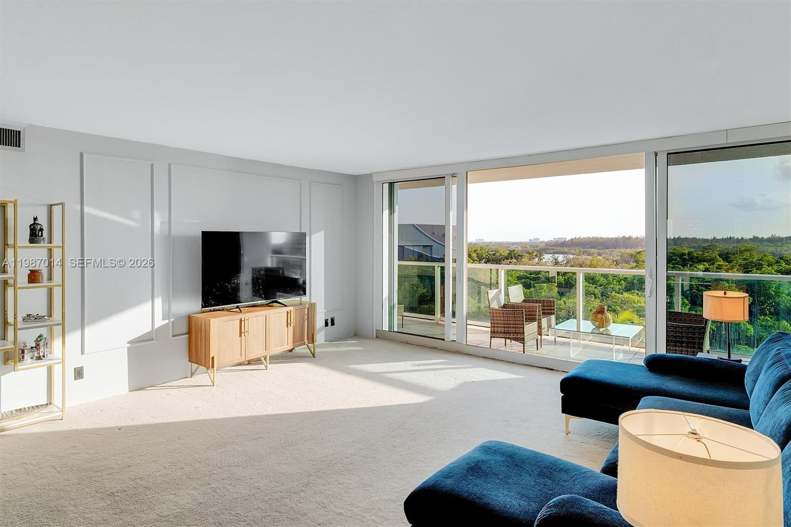 100 Bayview Dr #617 Sunny Isles Beach, FL 33160