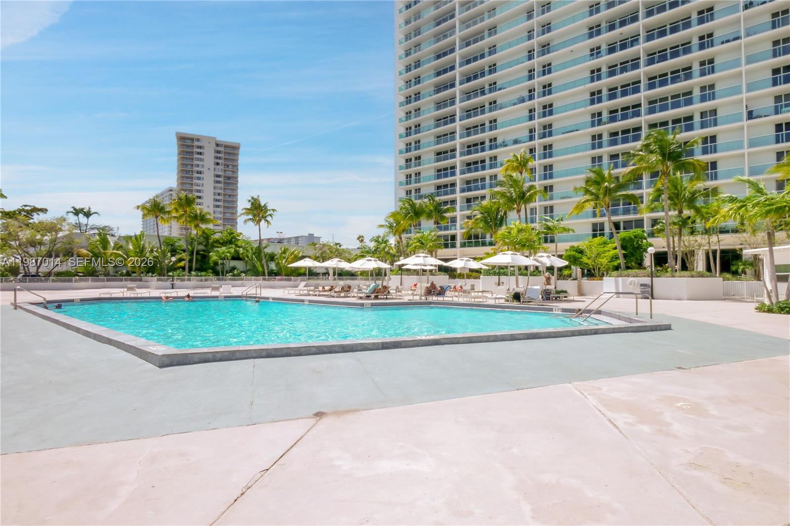 100 Bayview Dr #617 Sunny Isles Beach, FL 33160