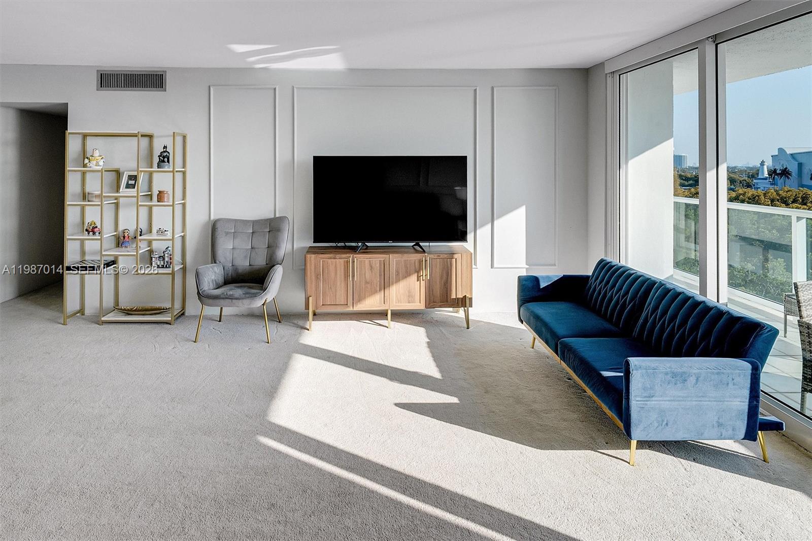 100 Bayview Dr #617 Sunny Isles Beach, FL 33160