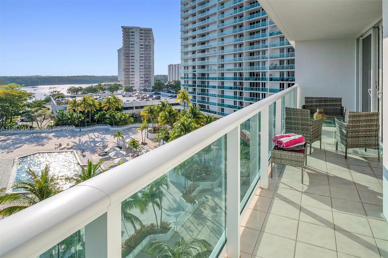 100 Bayview Dr #617 Sunny Isles Beach, FL 33160