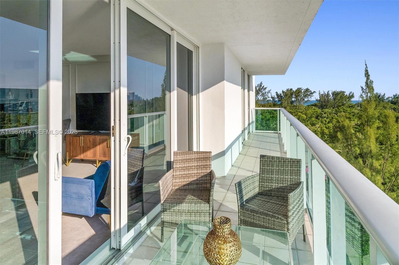 100 Bayview Dr #617 Sunny Isles Beach, FL 33160