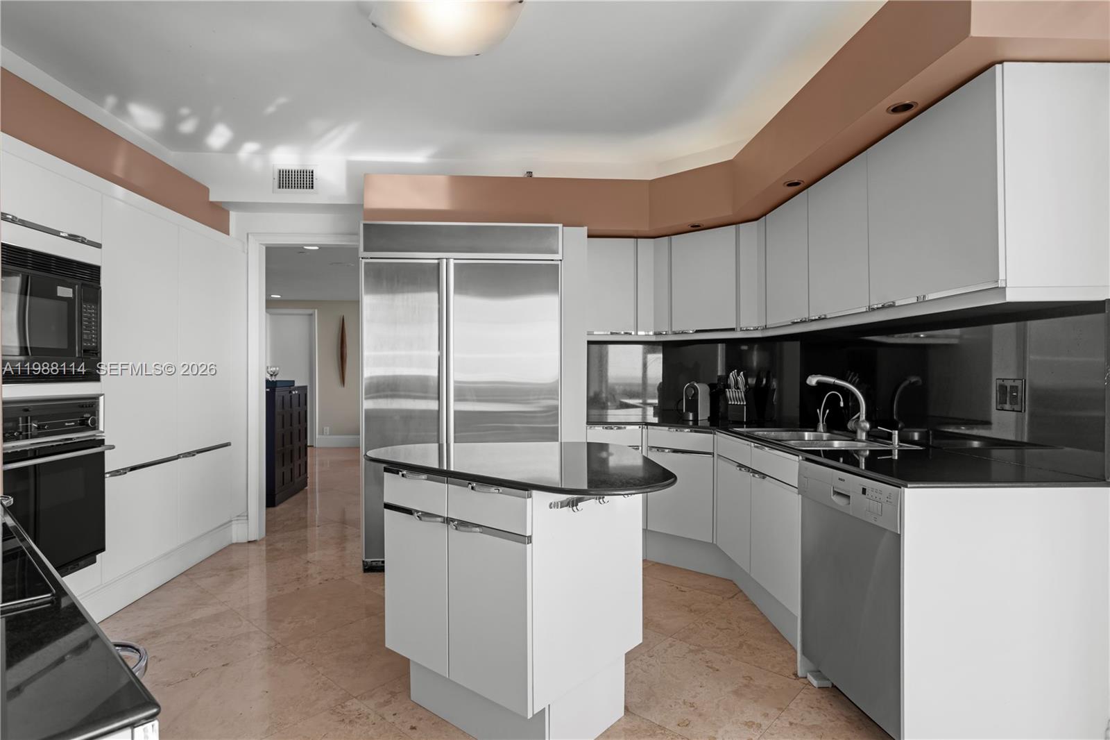 3802 NE 207th St #1001 Aventura, FL 33180