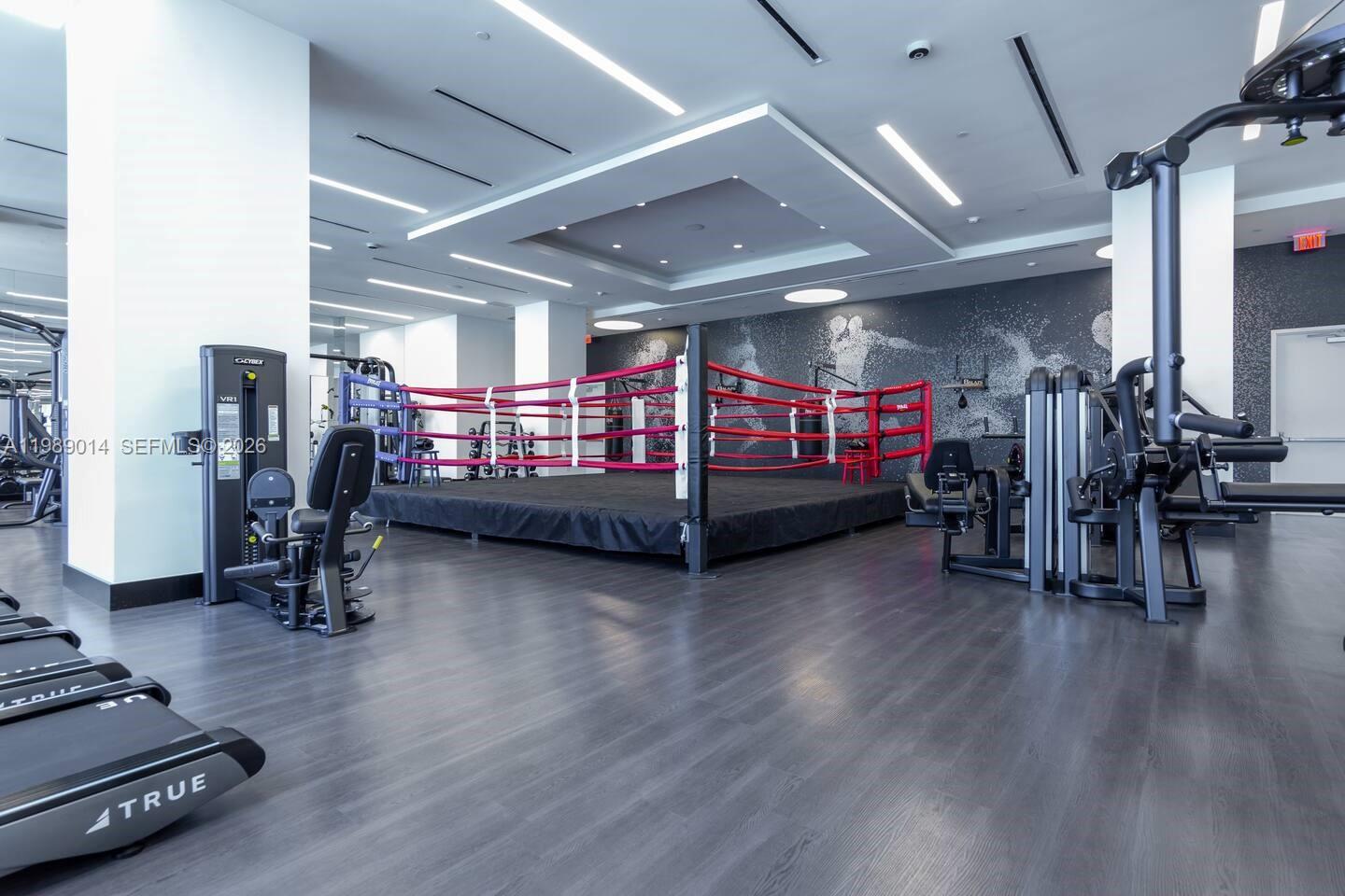 851 NE 1st Ave #1806 Miami, FL 33132