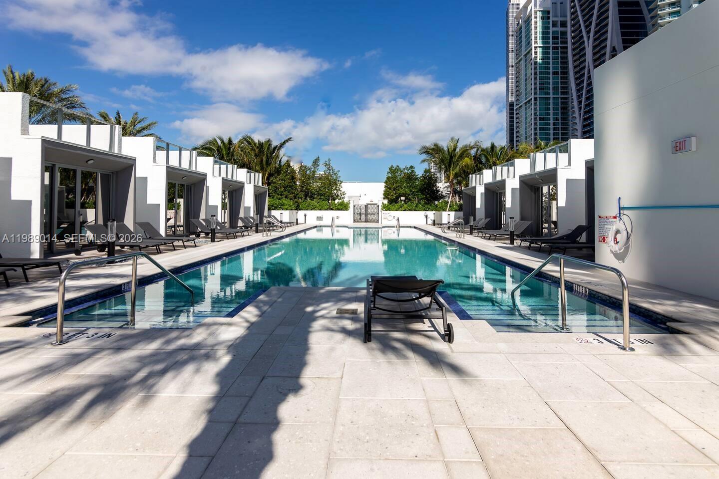 851 NE 1st Ave #1806 Miami, FL 33132