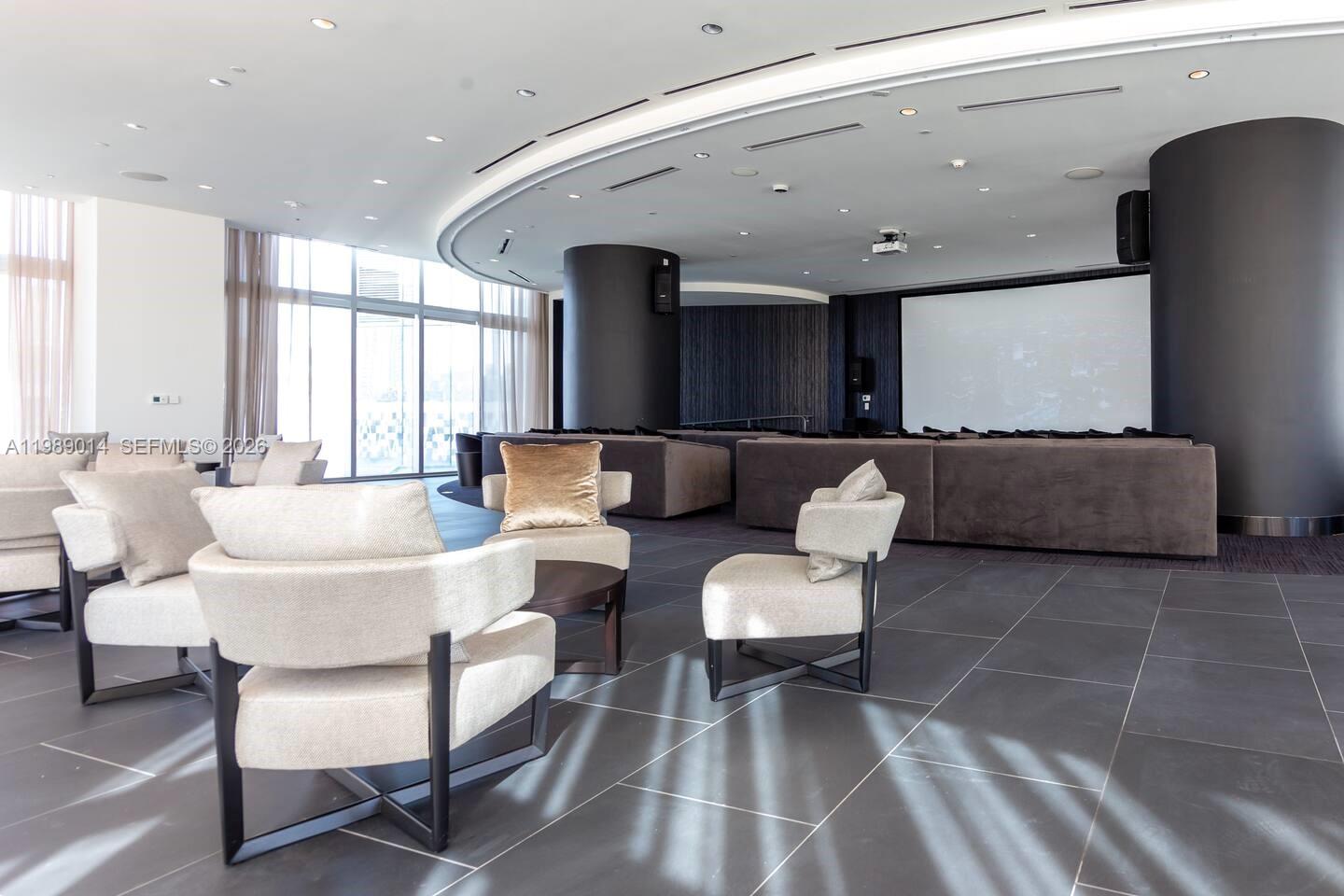 851 NE 1st Ave #1806 Miami, FL 33132