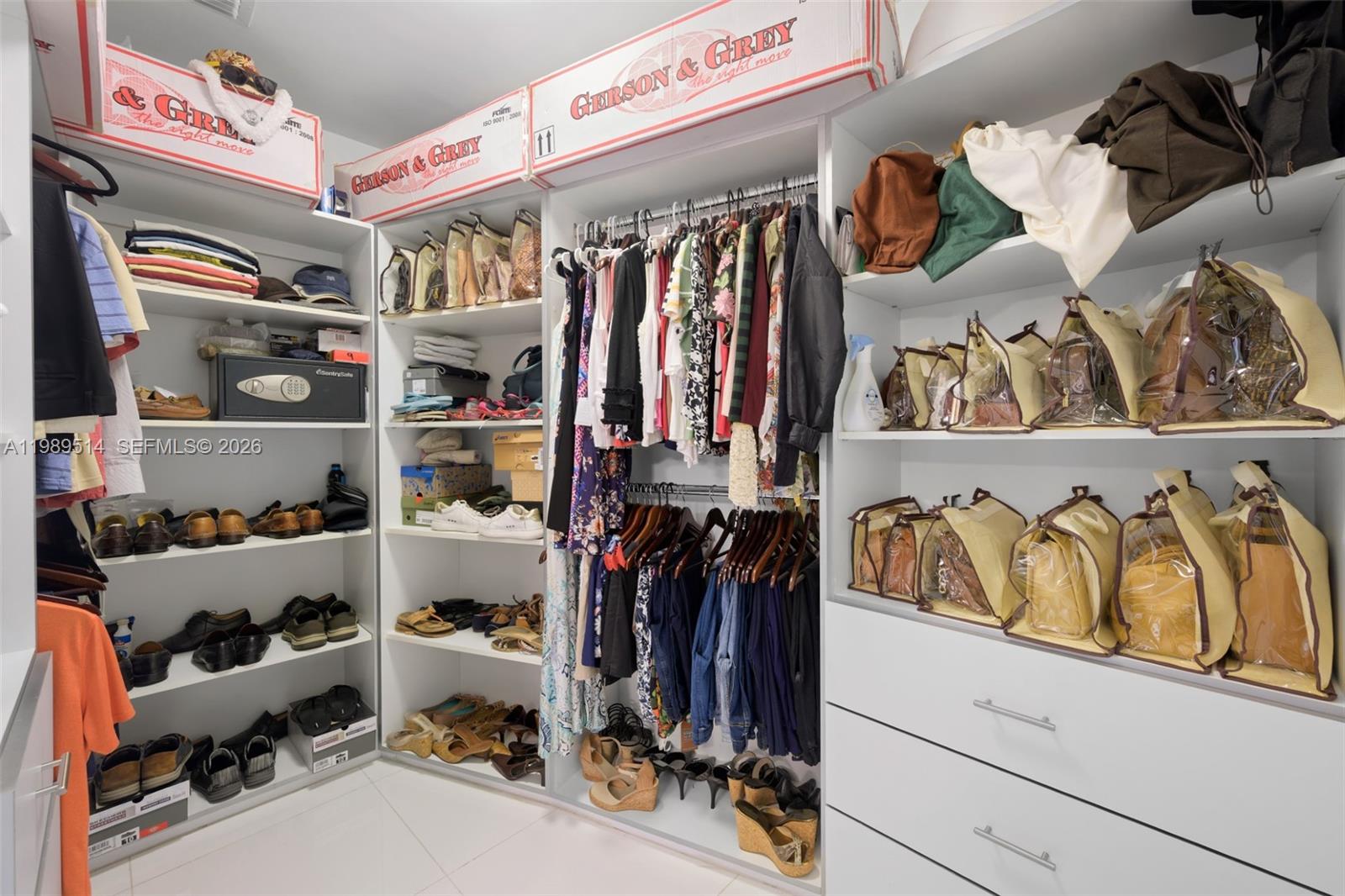 image Paramount Bay18