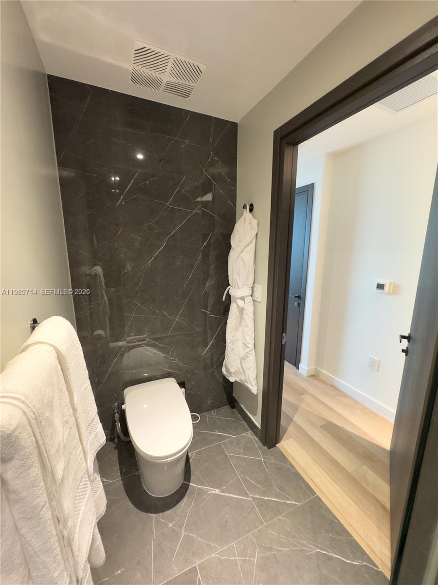 image E11EVEN Hotel & Residences9