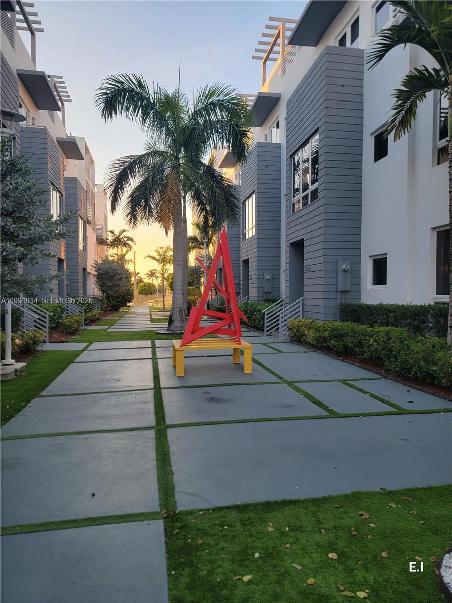 9133 NW 33rd St Doral, FL 33172