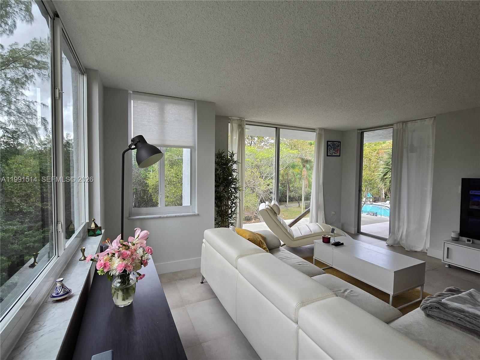 17890 W Dixie Hwy #307