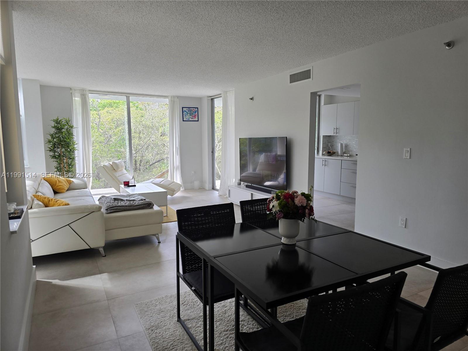 17890 W Dixie Hwy #307 North Miami Beach, FL 33160