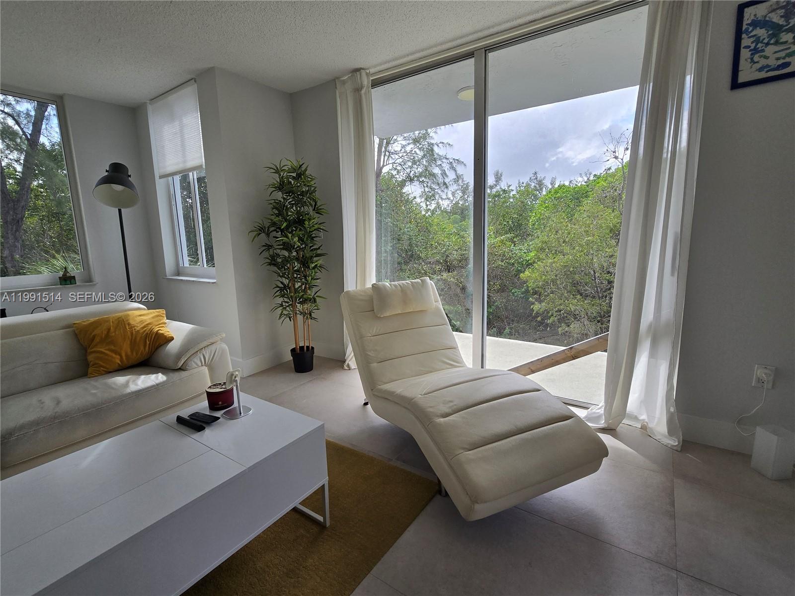 17890 W Dixie Hwy #307 North Miami Beach, FL 33160