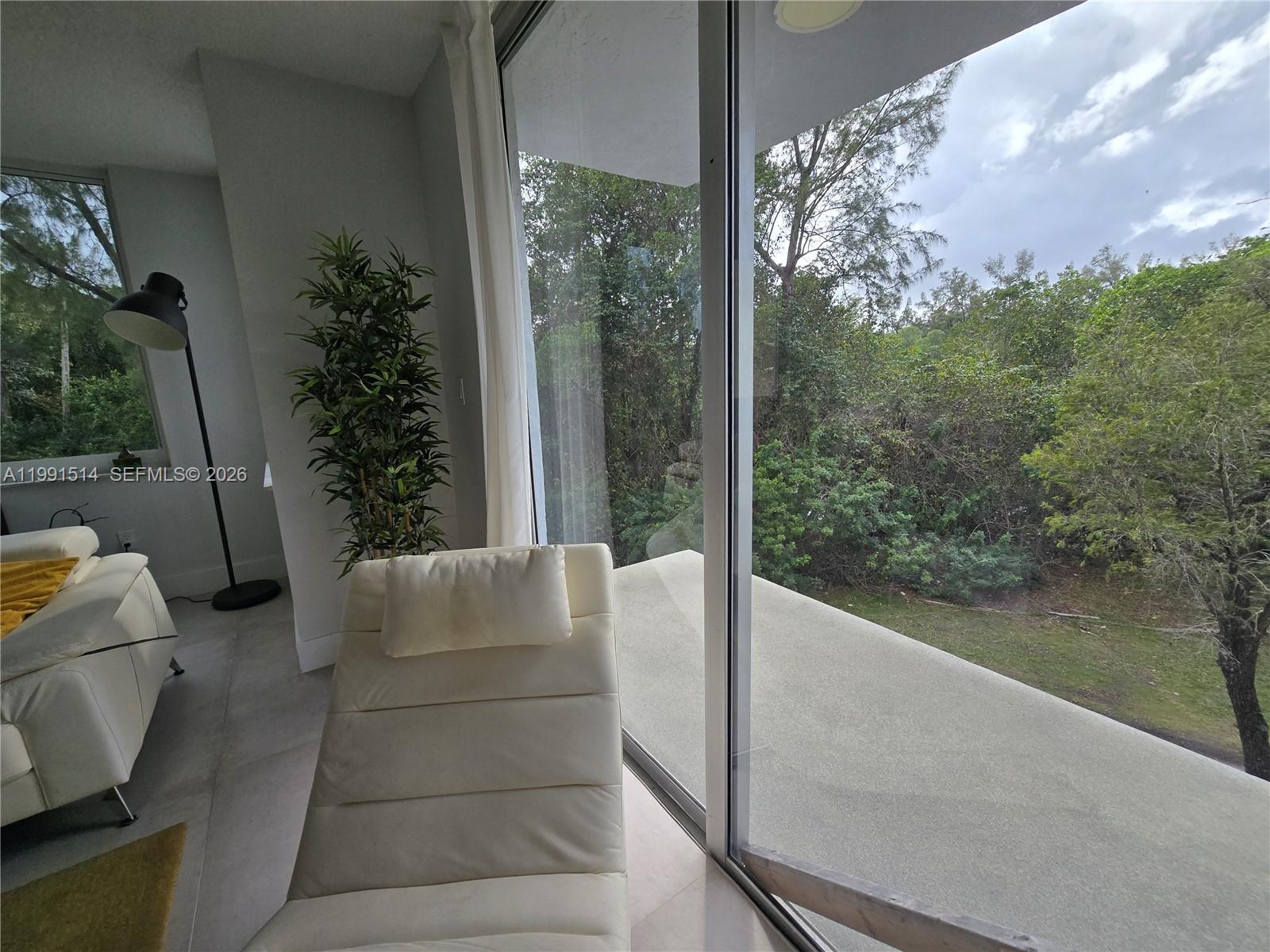 17890 W Dixie Hwy #307 North Miami Beach, FL 33160