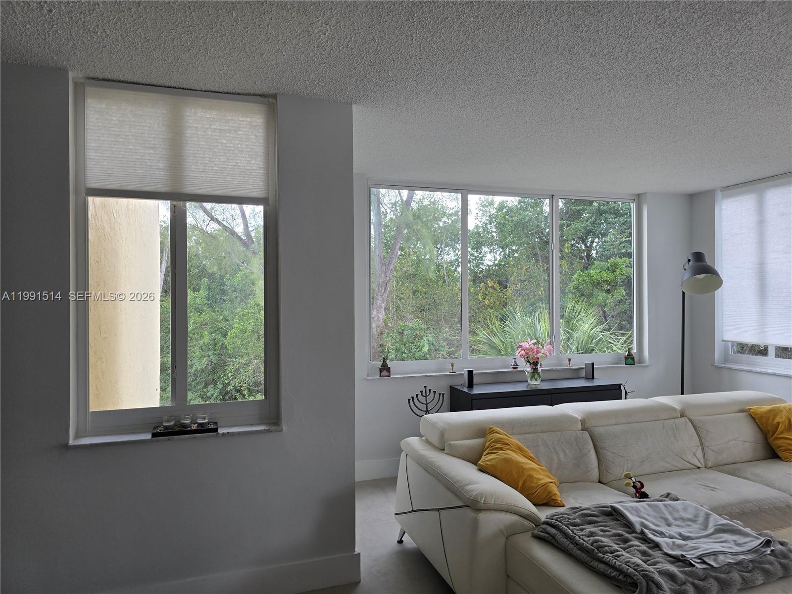 17890 W Dixie Hwy #307 North Miami Beach, FL 33160