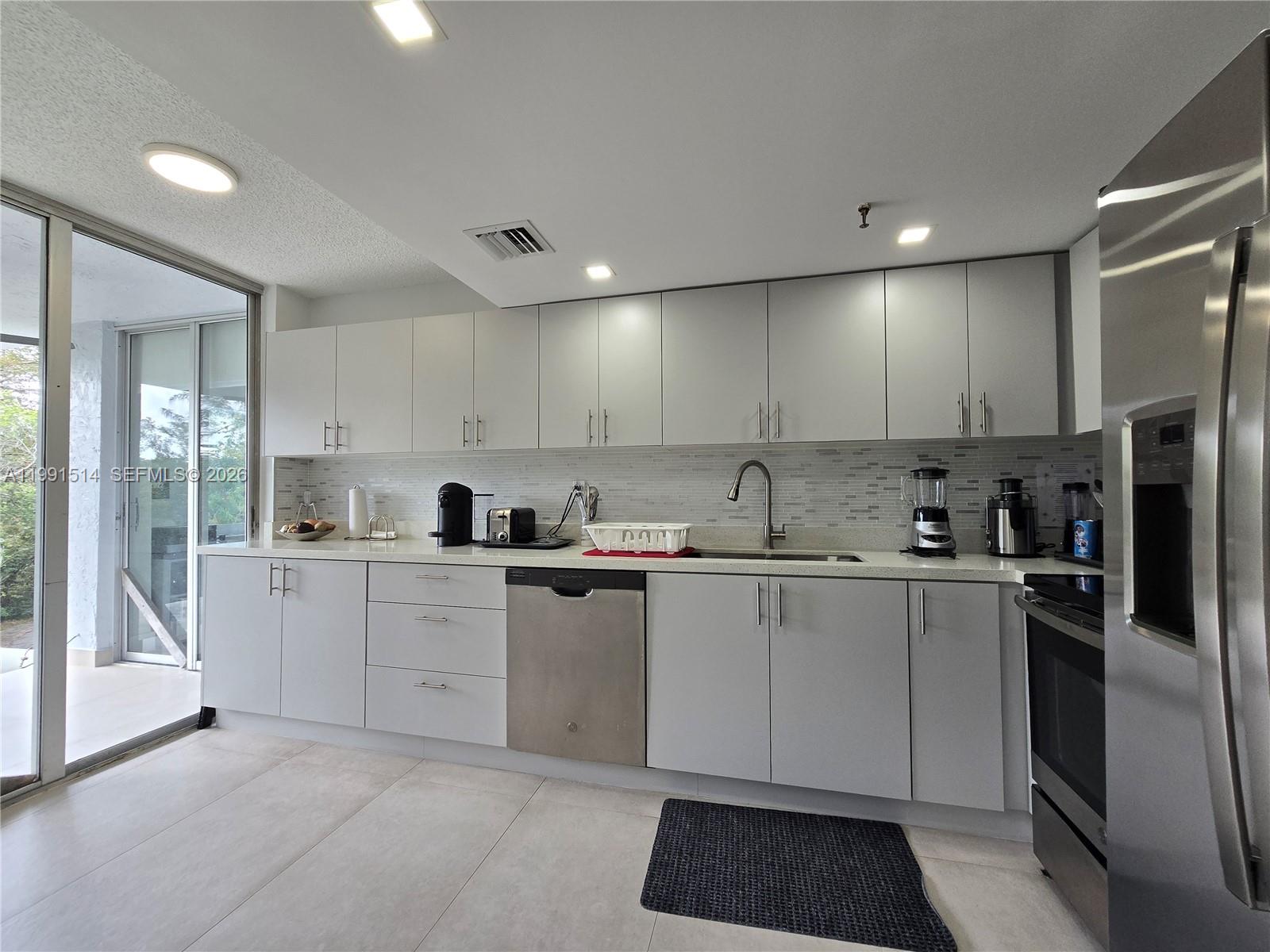 17890 W Dixie Hwy #307 North Miami Beach, FL 33160