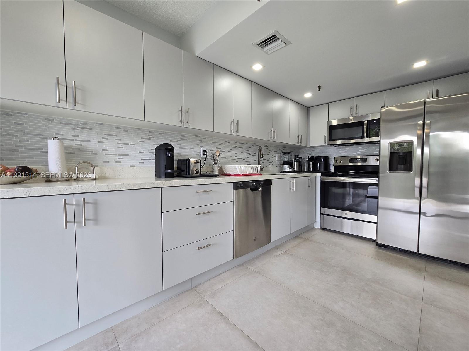 17890 W Dixie Hwy #307 North Miami Beach, FL 33160