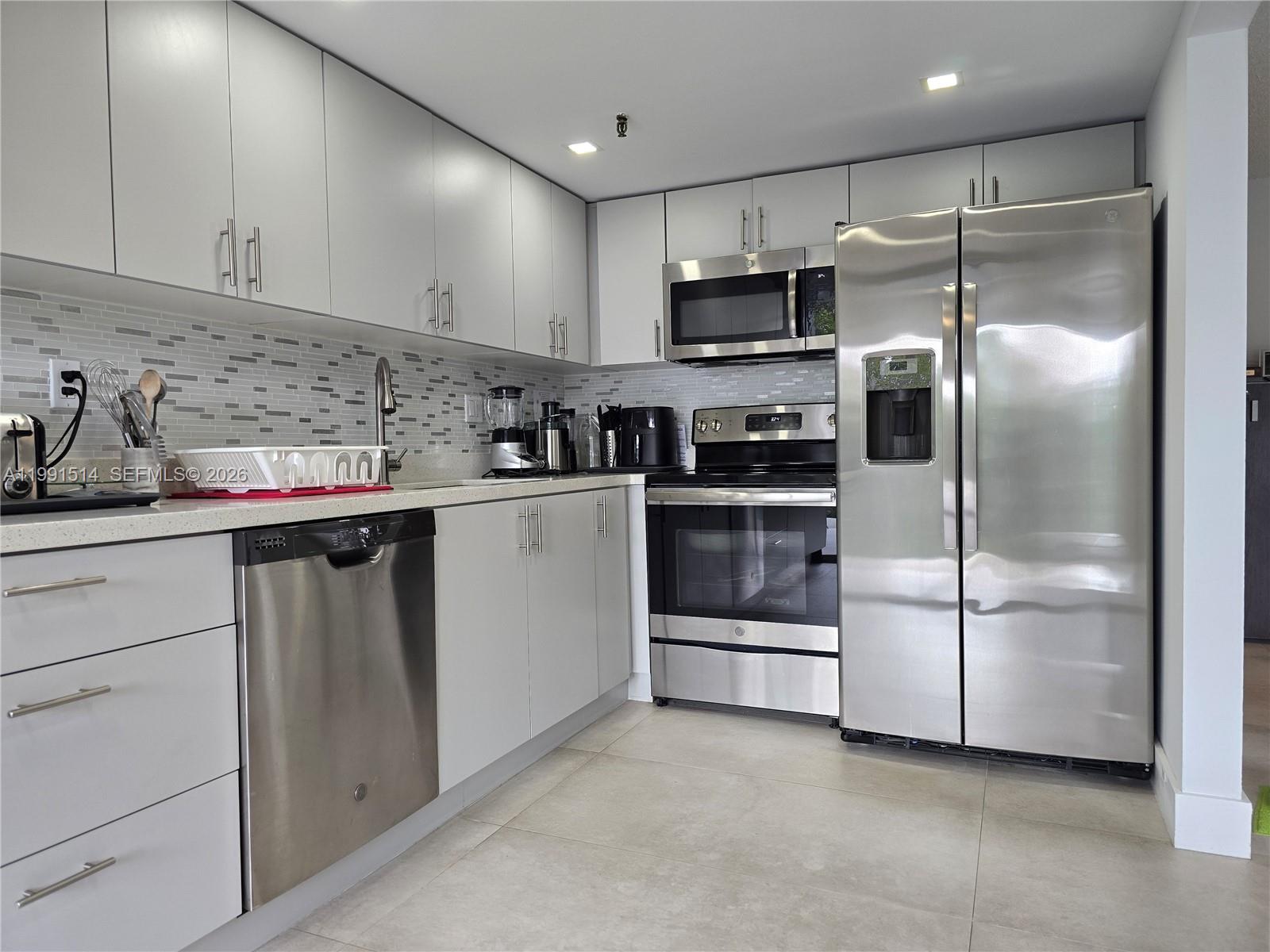 17890 W Dixie Hwy #307 North Miami Beach, FL 33160