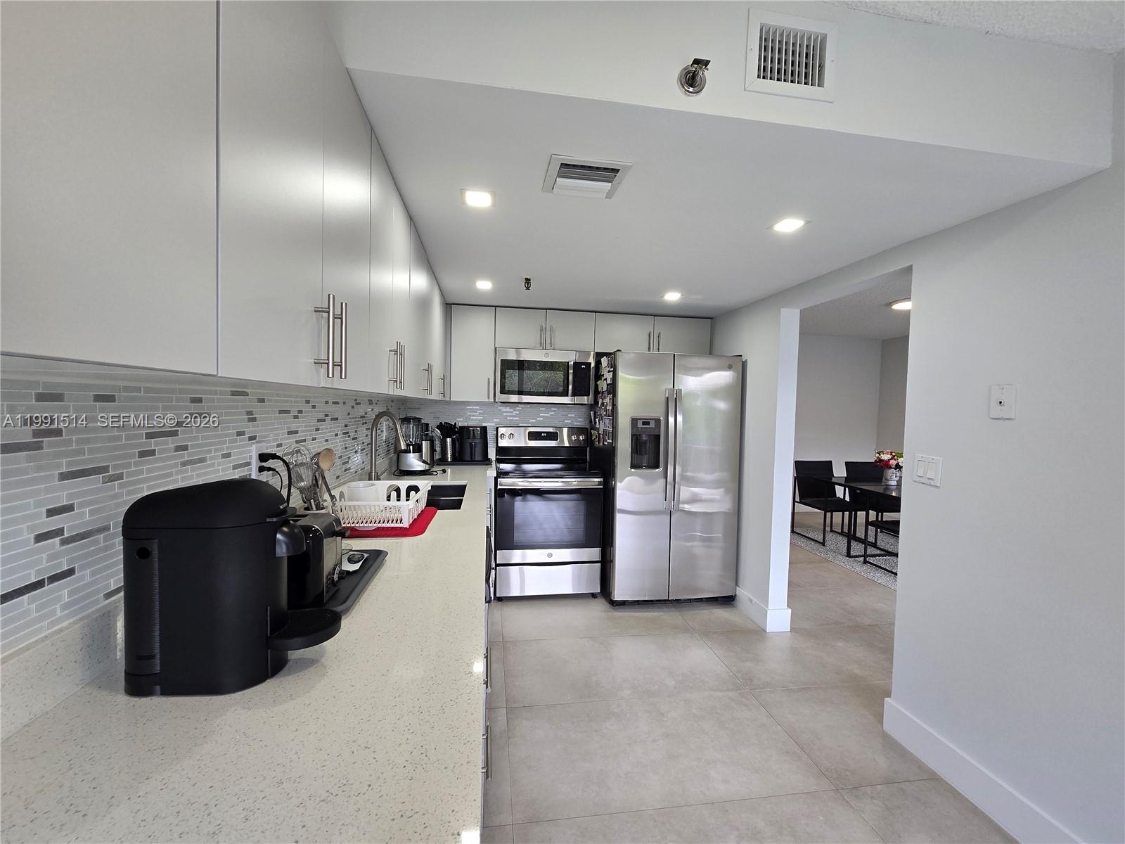 17890 W Dixie Hwy #307 North Miami Beach, FL 33160