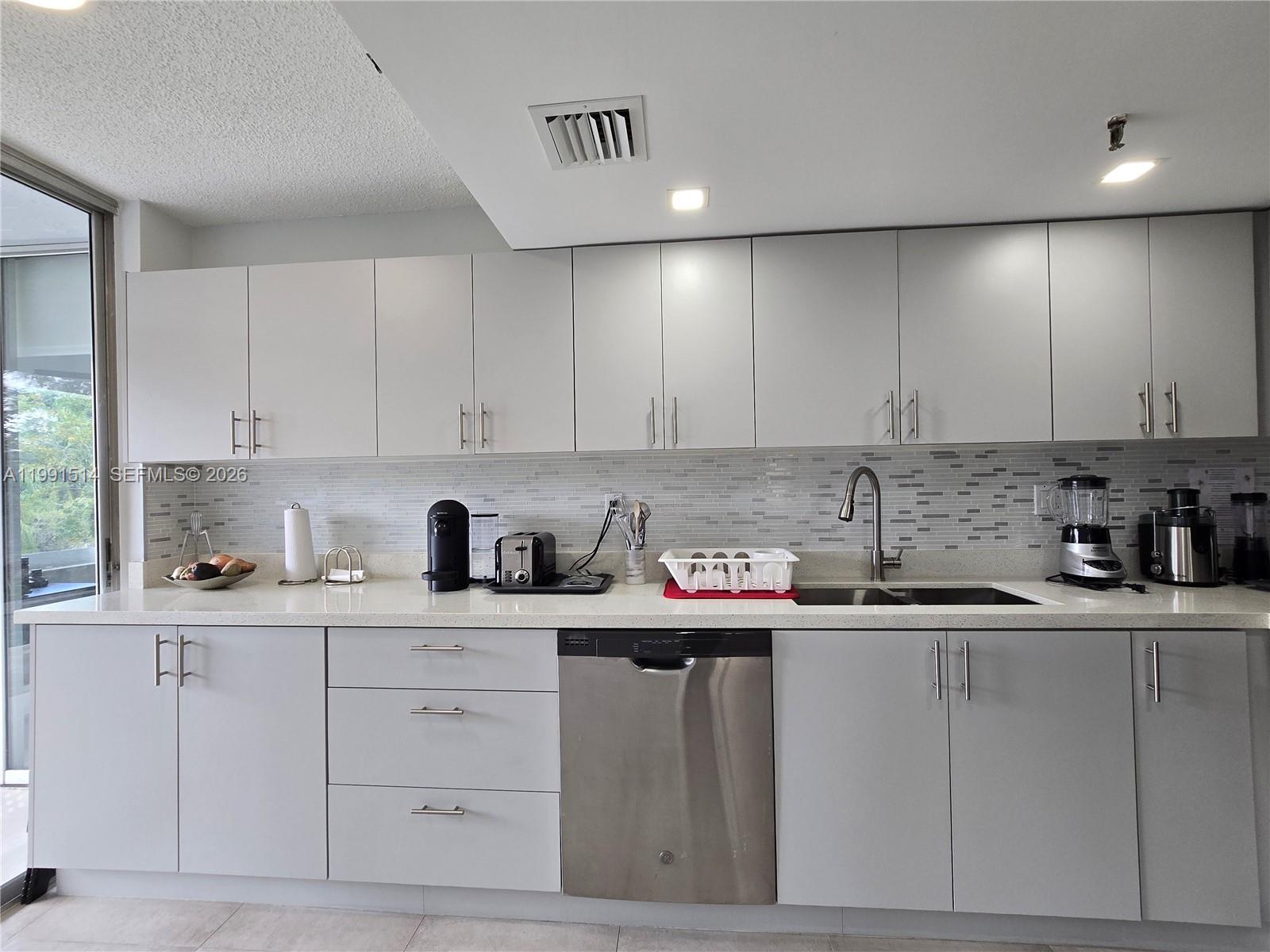 17890 W Dixie Hwy #307 North Miami Beach, FL 33160