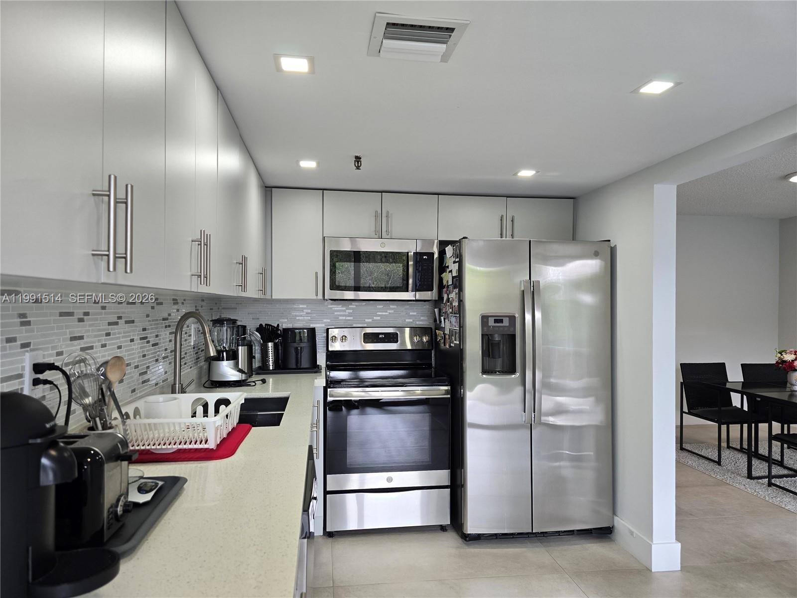 17890 W Dixie Hwy #307 North Miami Beach, FL 33160