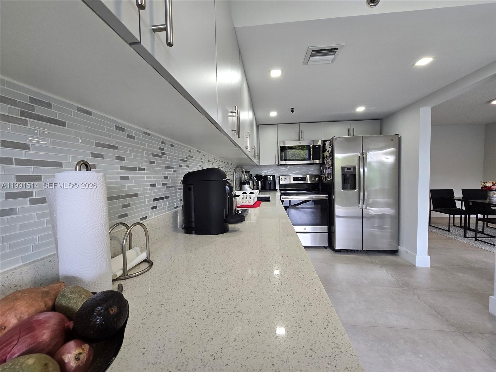 17890 W Dixie Hwy #307 North Miami Beach, FL 33160