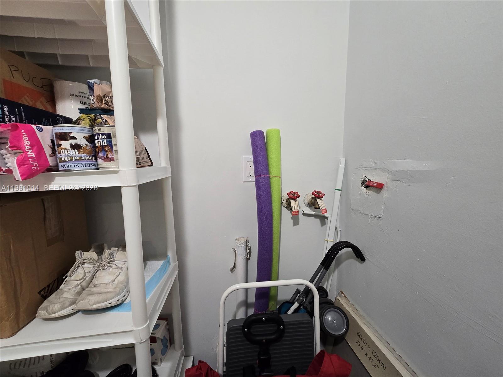 17890 W Dixie Hwy #307 North Miami Beach, FL 33160