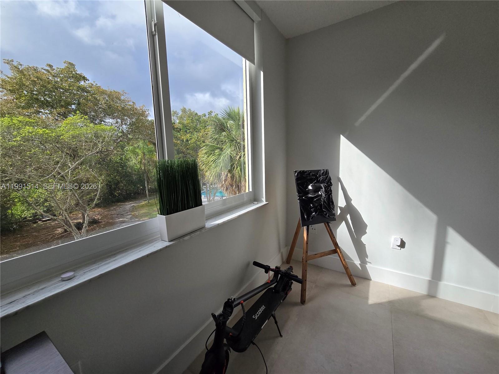 17890 W Dixie Hwy #307 North Miami Beach, FL 33160