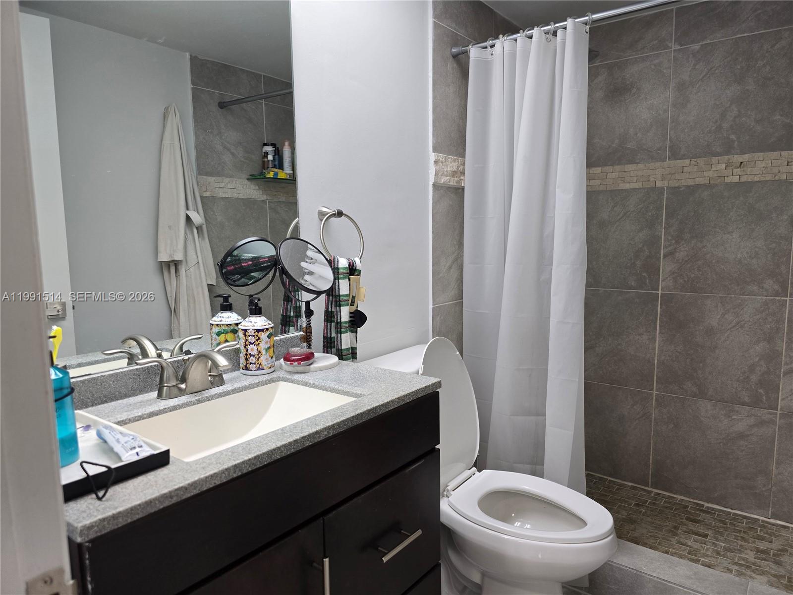 17890 W Dixie Hwy #307 North Miami Beach, FL 33160