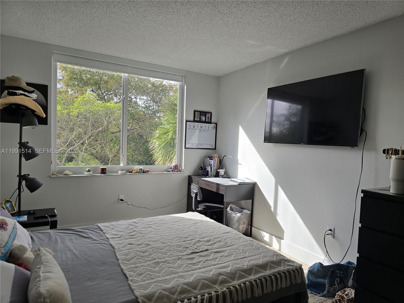 17890 W Dixie Hwy #307 North Miami Beach, FL 33160