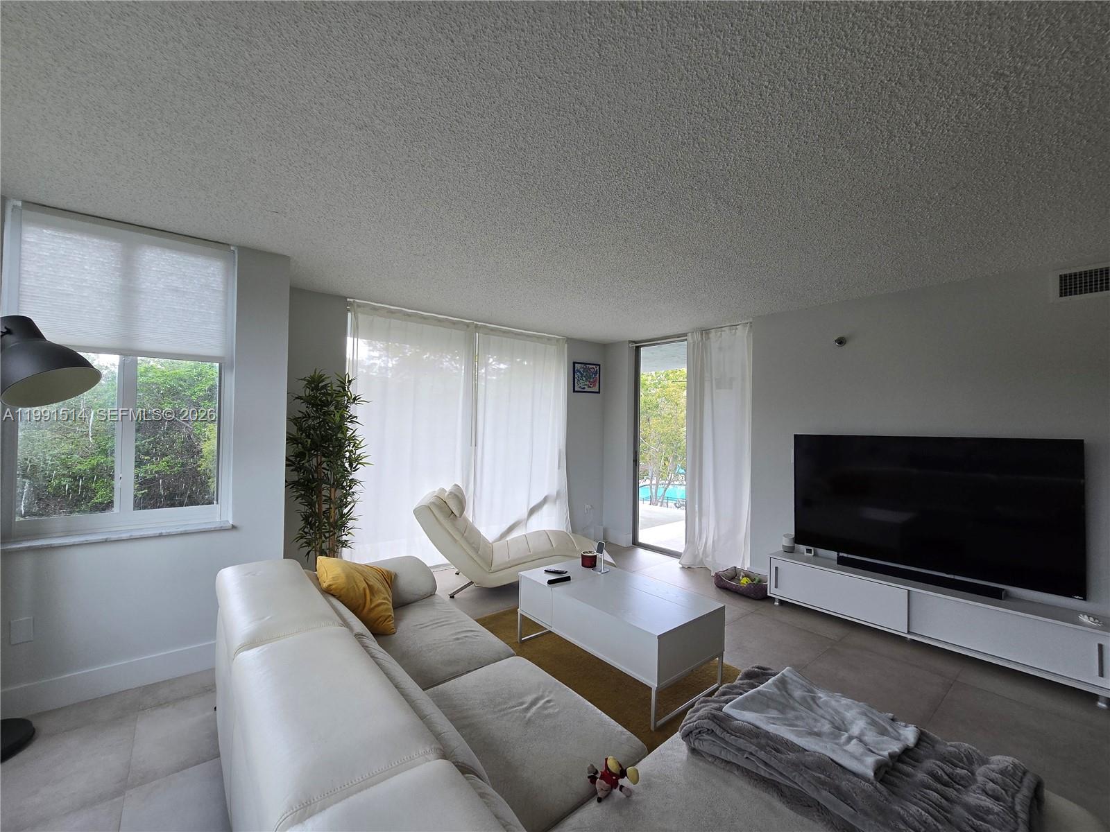 17890 W Dixie Hwy #307 North Miami Beach, FL 33160