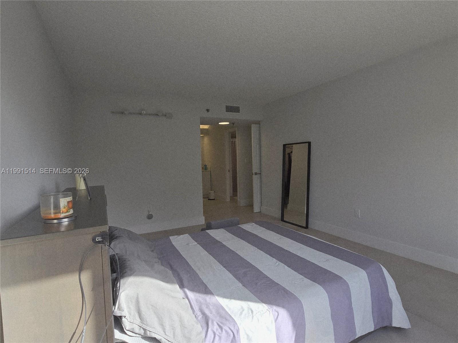 17890 W Dixie Hwy #307 North Miami Beach, FL 33160