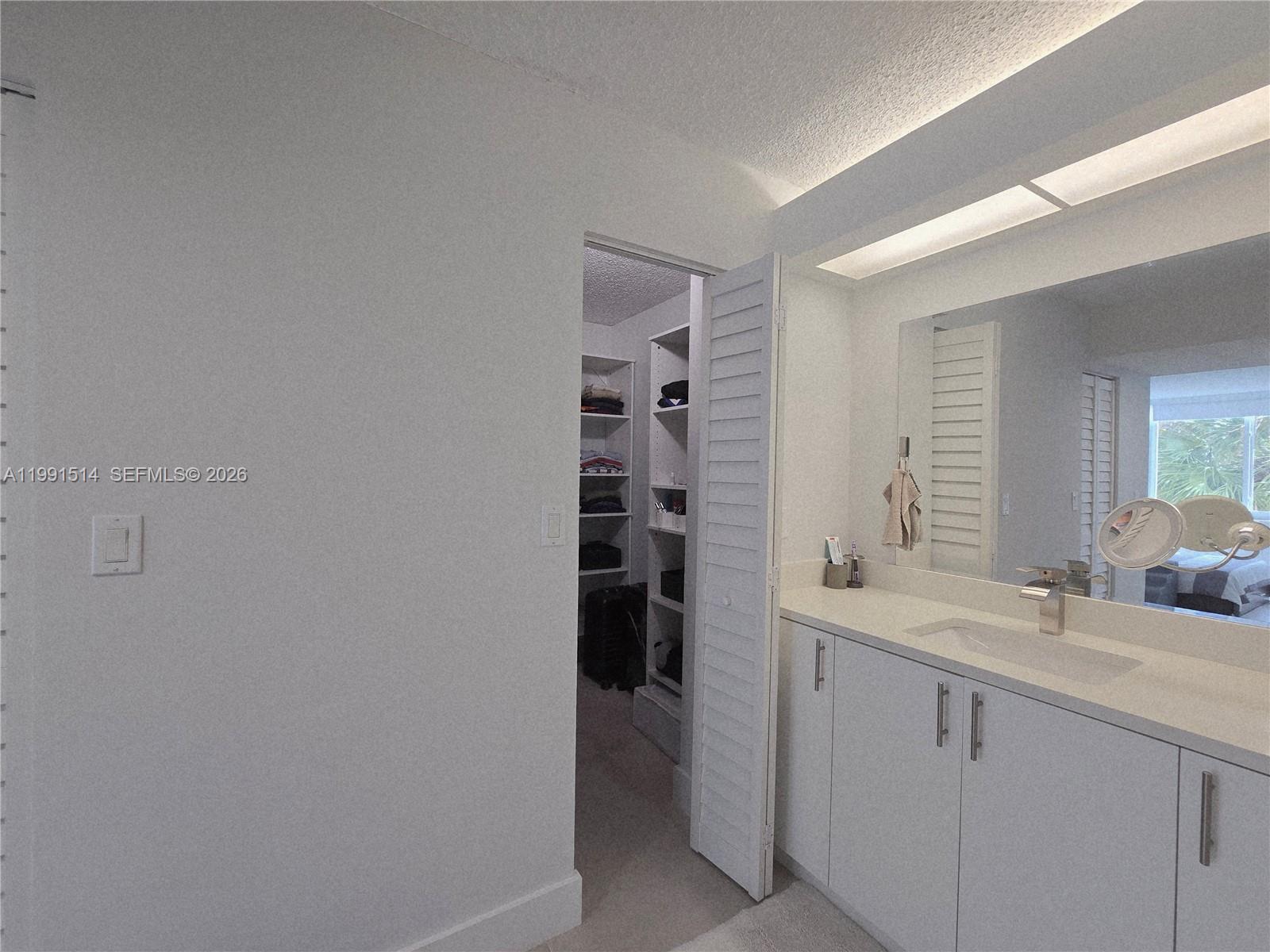 17890 W Dixie Hwy #307 North Miami Beach, FL 33160