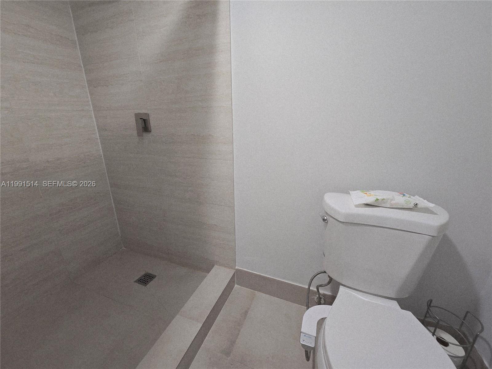 17890 W Dixie Hwy #307 North Miami Beach, FL 33160