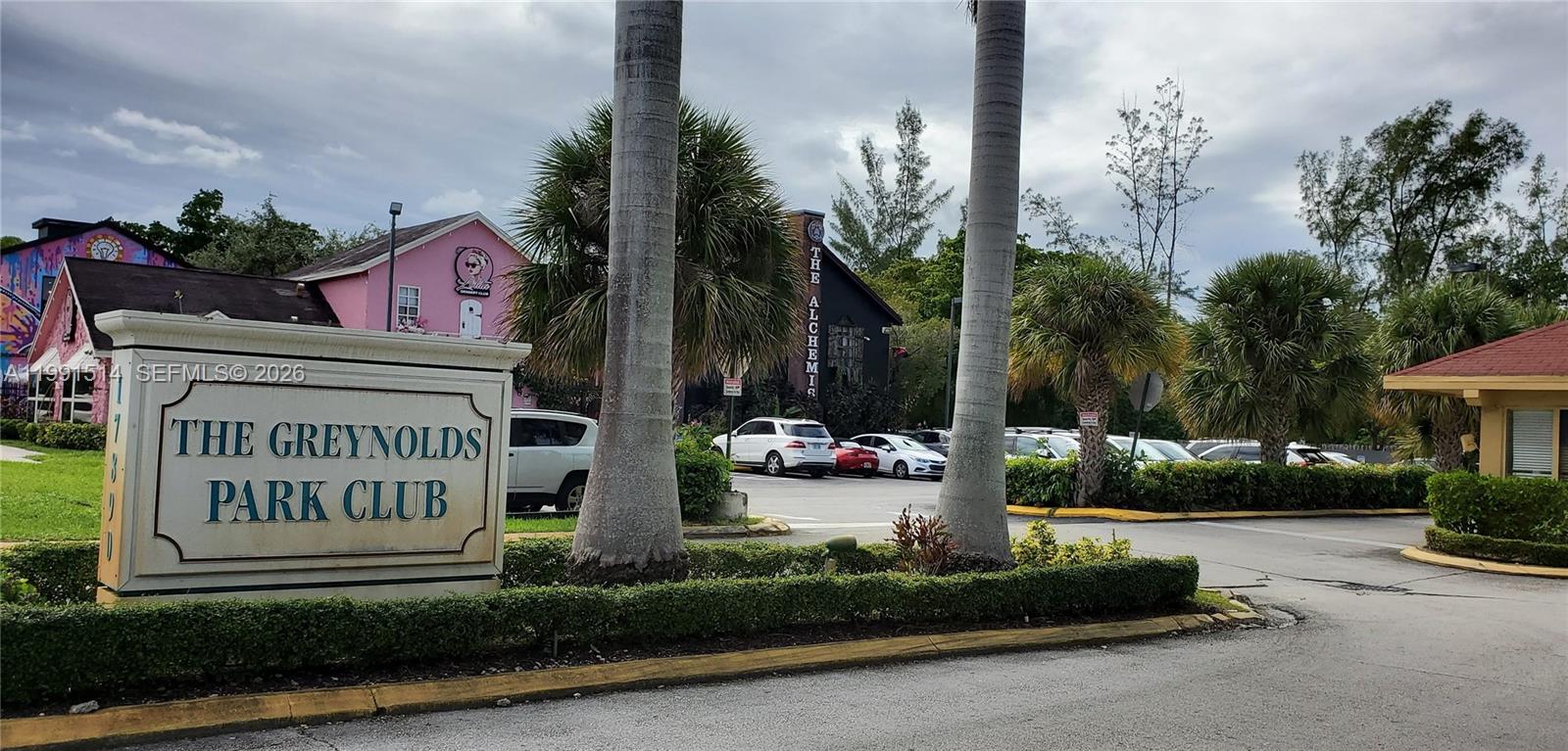 17890 W Dixie Hwy #307 North Miami Beach, FL 33160