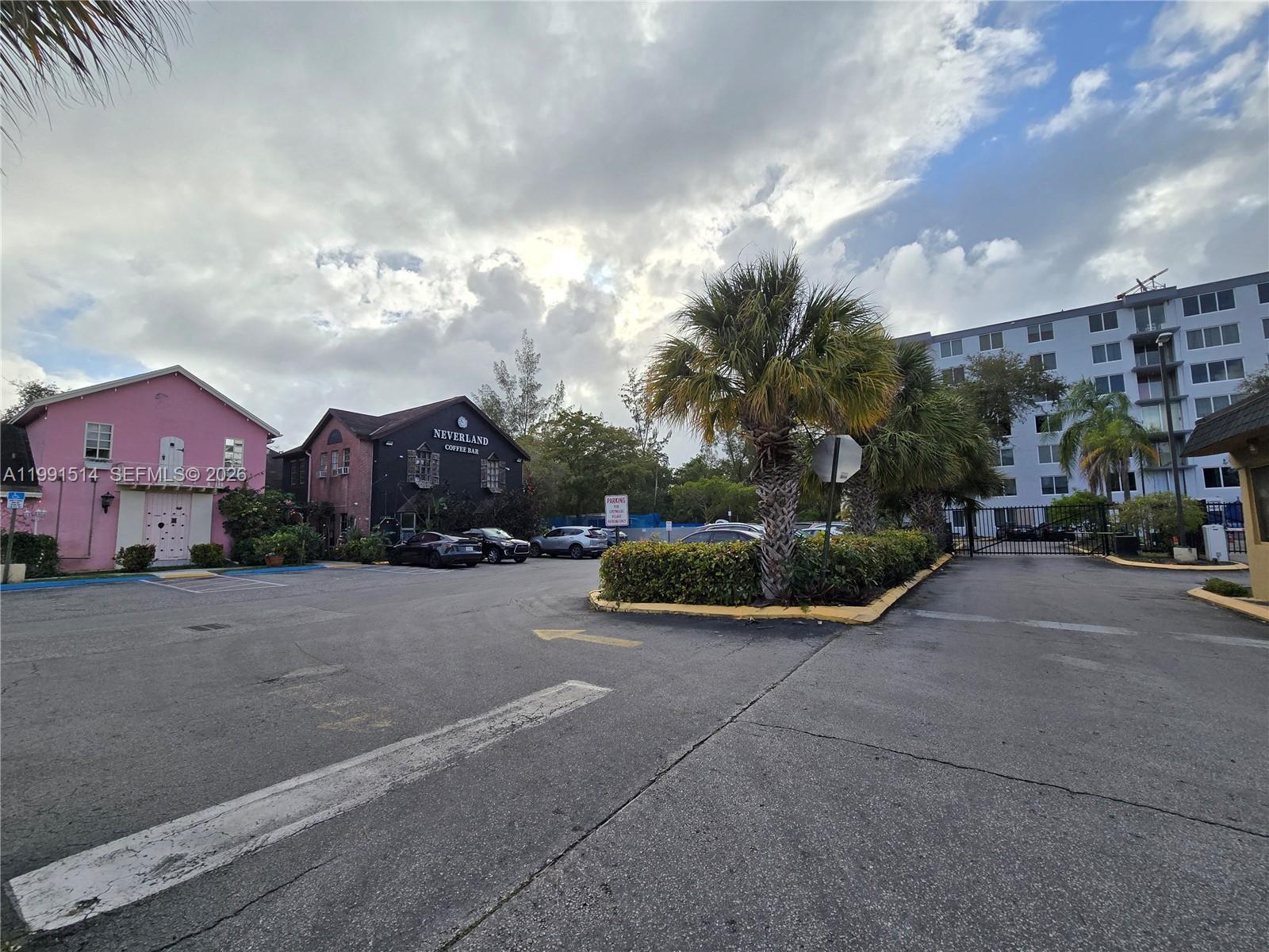 17890 W Dixie Hwy #307 North Miami Beach, FL 33160