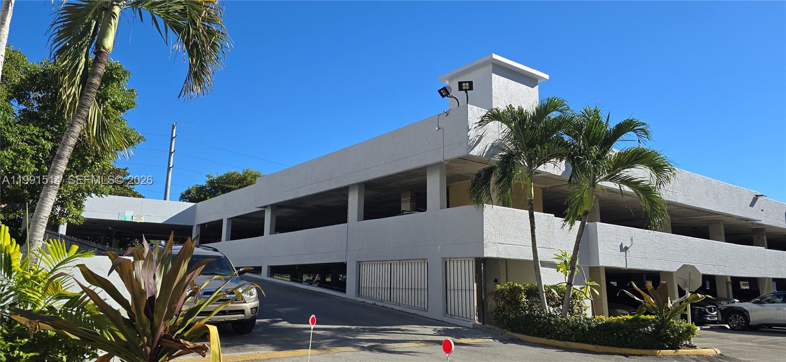 17890 W Dixie Hwy #307 North Miami Beach, FL 33160