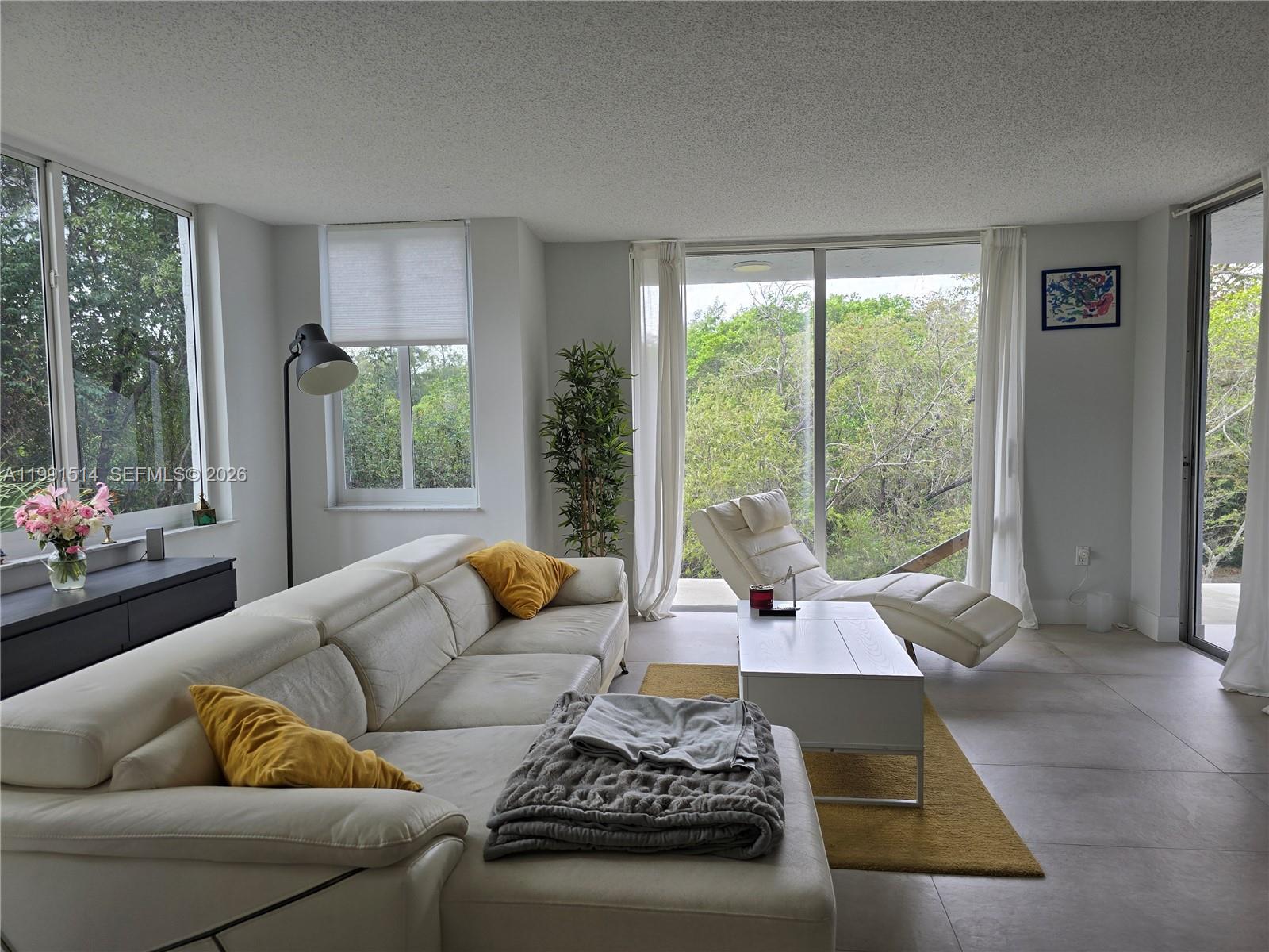 17890 W Dixie Hwy #307 North Miami Beach, FL 33160