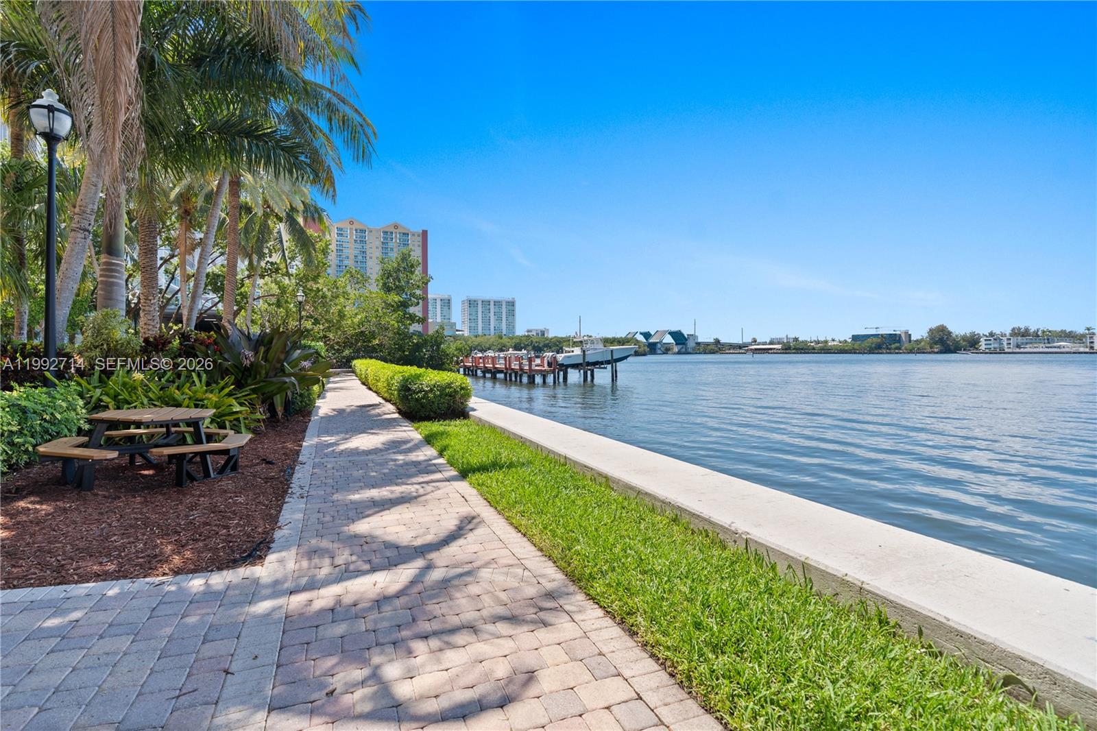 image Porto Bellagio Condo37