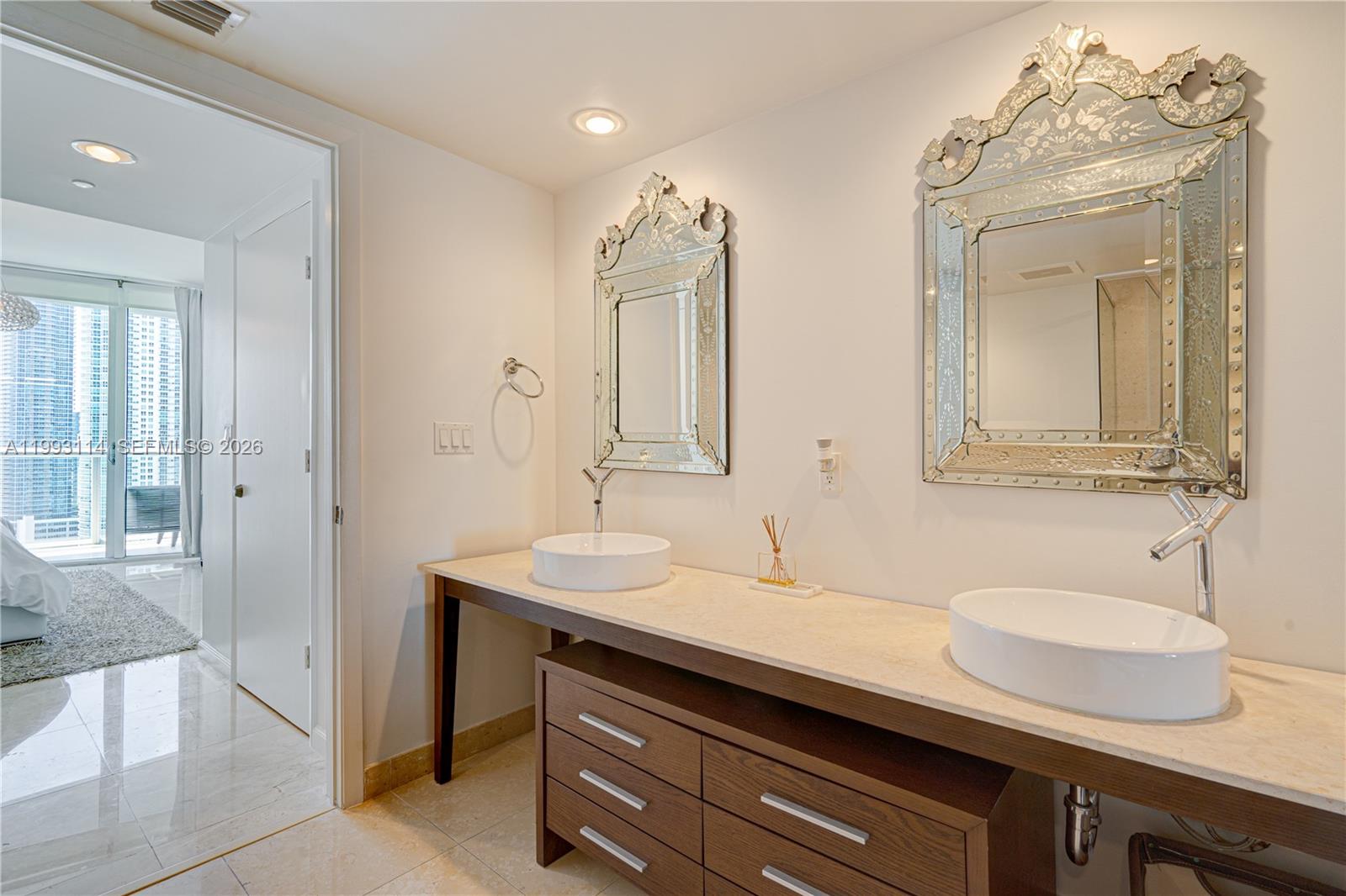 image Icon Brickell II35