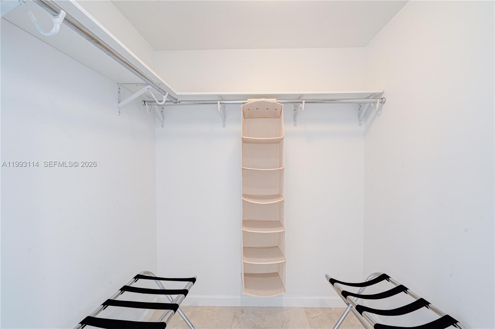 image Icon Brickell II36