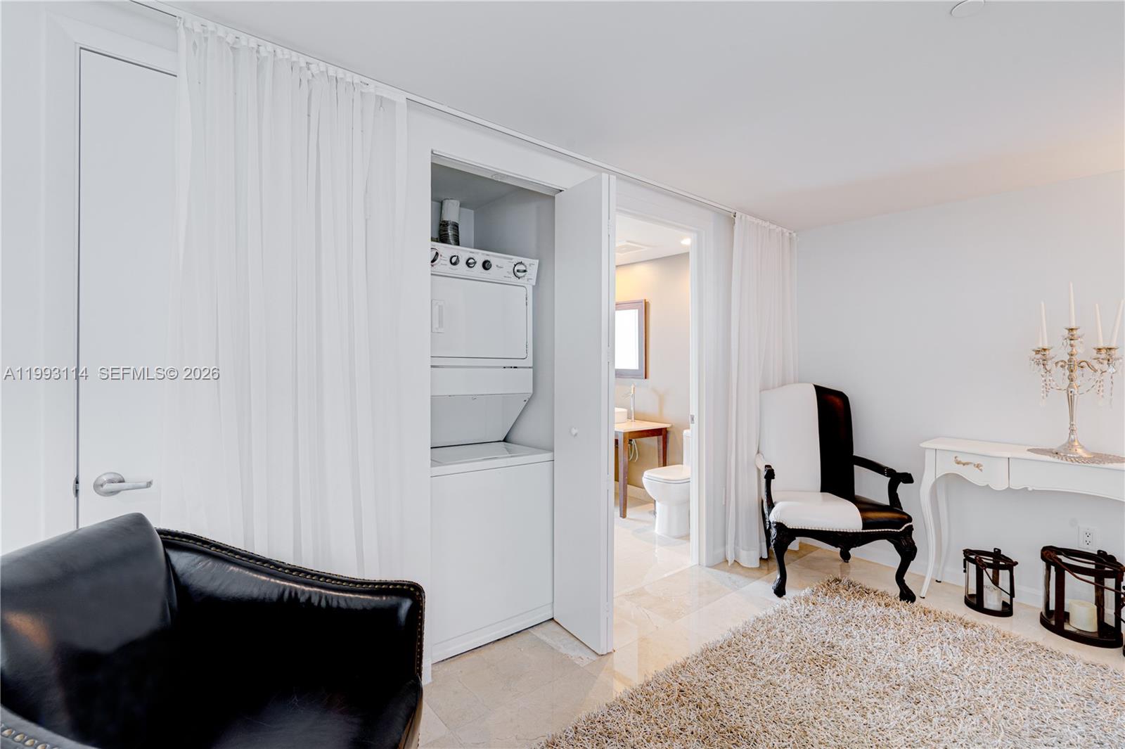 image Icon Brickell II38