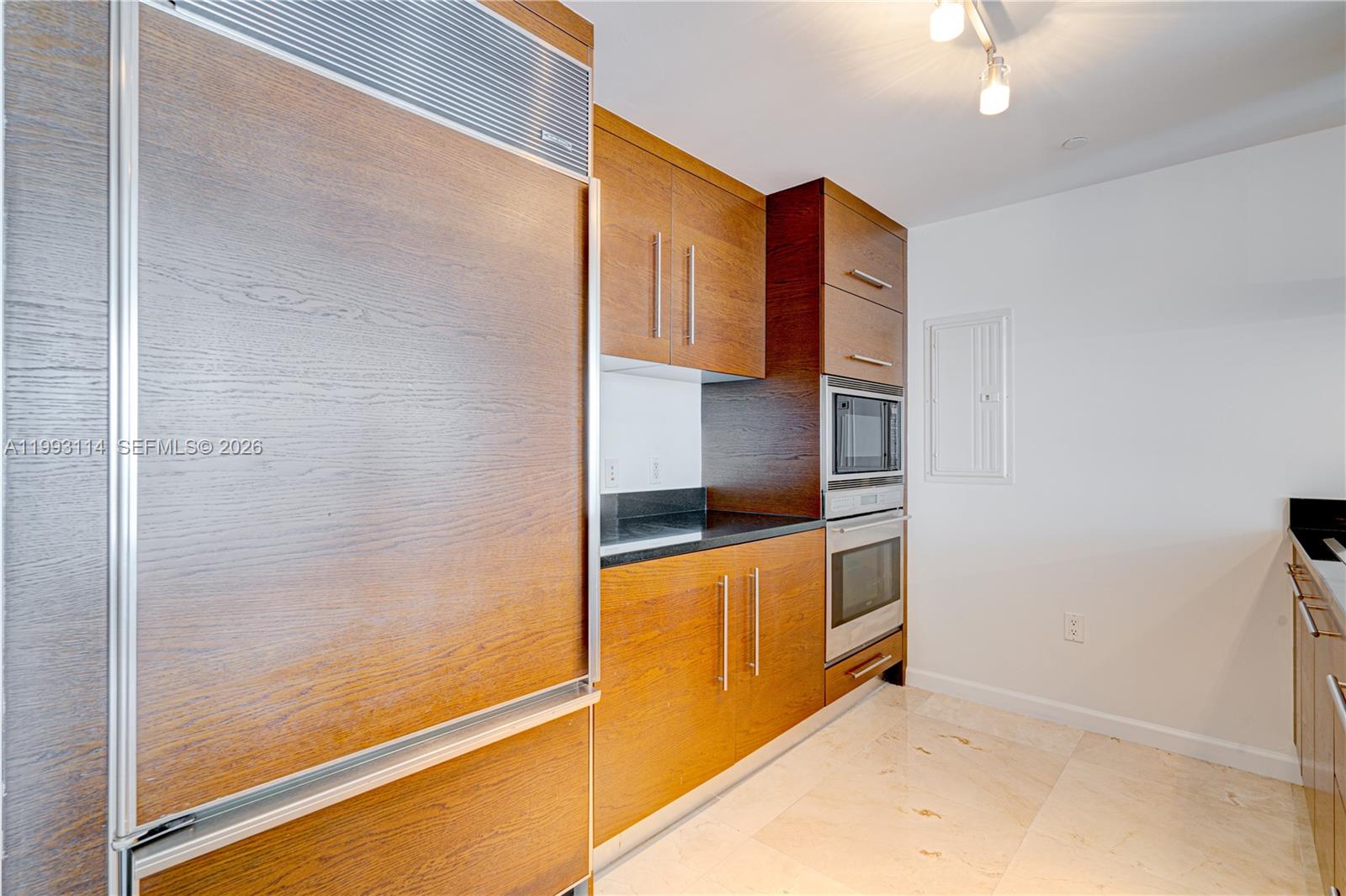 image Icon Brickell II8