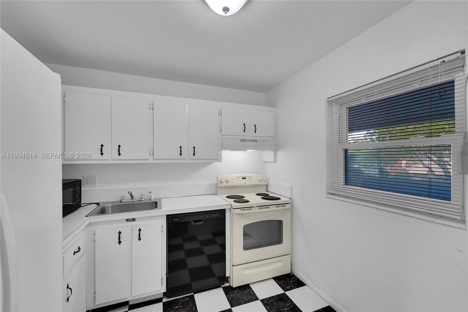 3090 NW 46th Ave #212C Lauderdale Lakes, FL 33313